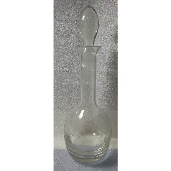 VINTAGE TOSCANY ROMANIA CRYSTAL DECANTER  ETCHED FLOWERS Heavy Stopper - Picture 1 of 7